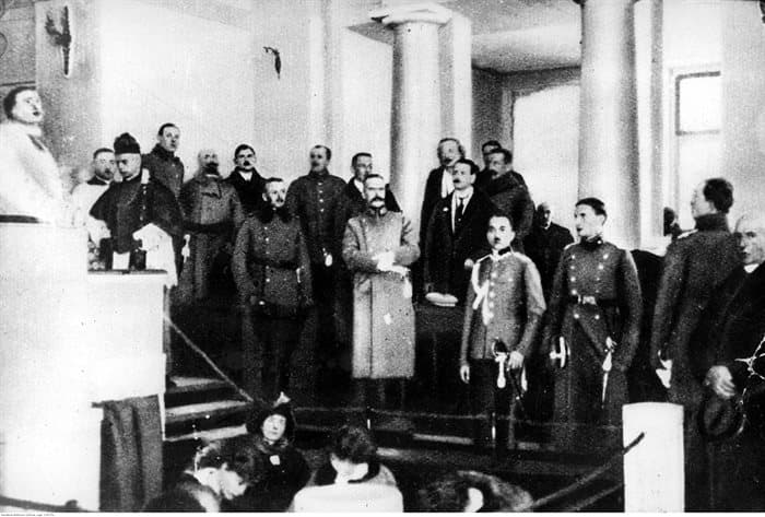 Otwarcie Sejmu Ustawodawczego w Warszawie – widoczny m.in. Naczelnik Państwa Józef Piłsudski, 10 lutego 1919 r.
