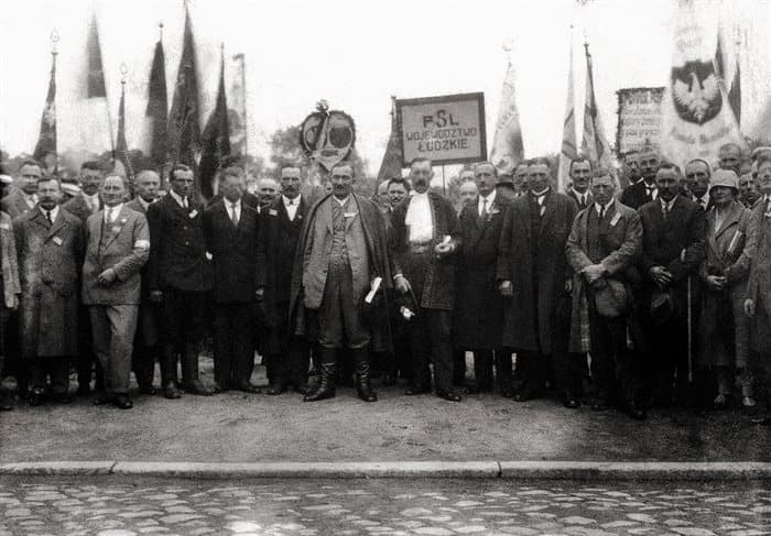 Kongres PSL "Piast" w Grudziądzu w 1925 r. Witos wśród działaczy PSL i chłopów